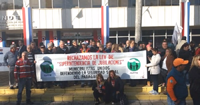 Jubilados exigen a Senadores rechazar el proyecto de Superintendencia