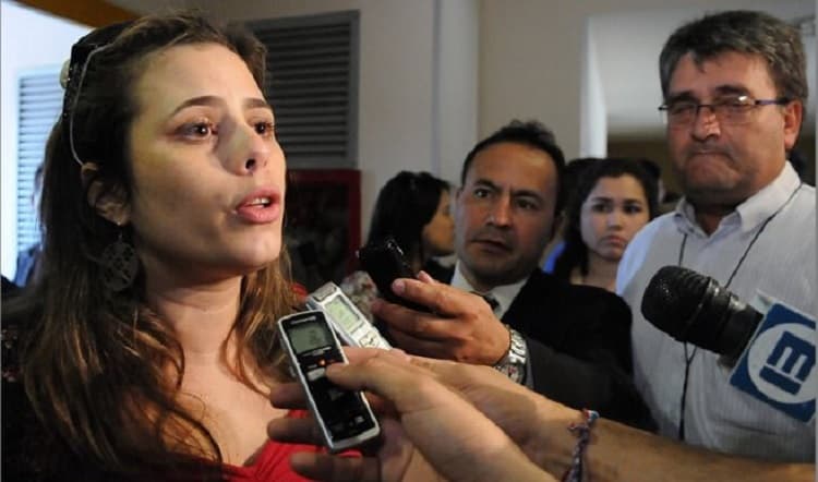 Kattya critica a Defensor y asegura que no usó influencias