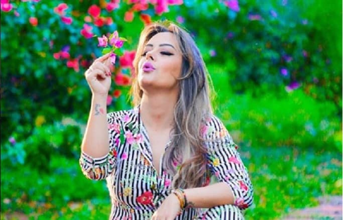 Larissa asegura que no conoce a Messer