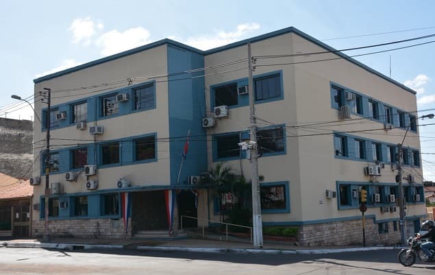 Ministerio gastará USD 6 millones en seguro de salud para funcionarios