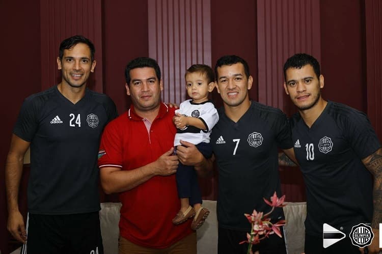 Brunito conoce a sus ídolos y espera ingresar a la lista de trasplante