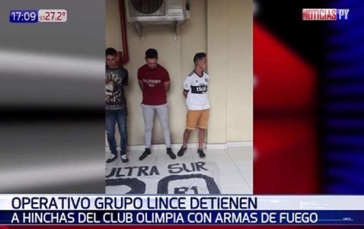 Caen hinchas con armas cargadas rumbo a estadio