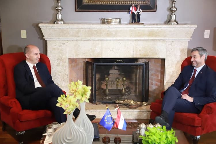 Marito conversa con organismos internacionales sobre sector económico