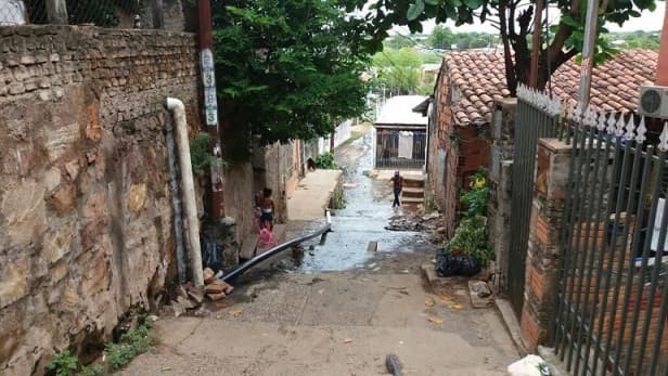 Niño muere por disparo accidental en pelea de vecinos