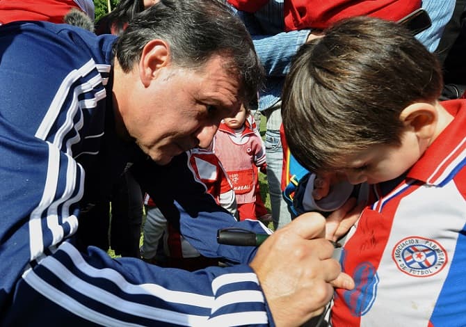 Martino no descarta volver a la Albirroja