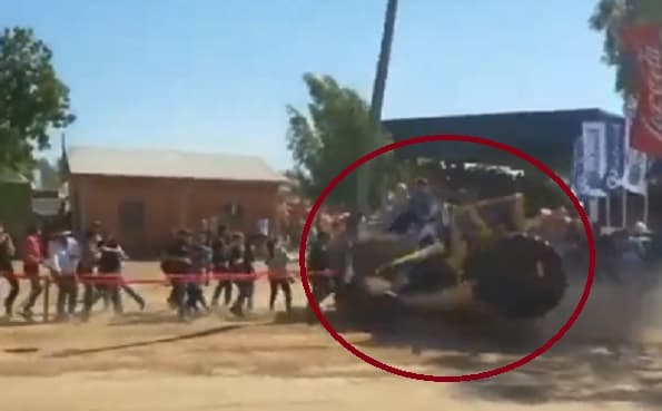 Varios heridos en improvisada carrera de tractor vs automóvil