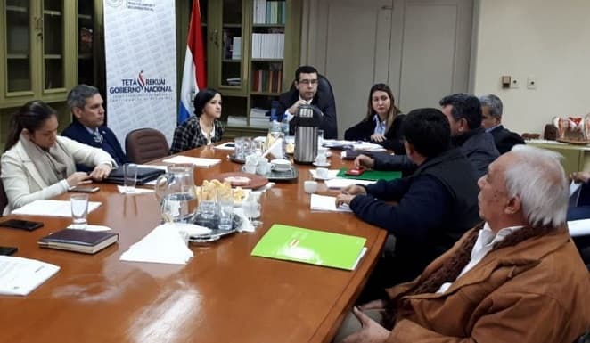 Docentes anuncian paro ante falta de acuerdo con el Gobierno