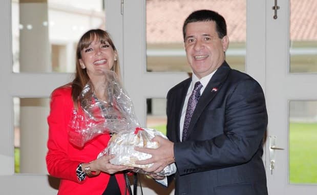 Grupo Cartes recurre a mentiras para criticar, asegura Bacigalupo