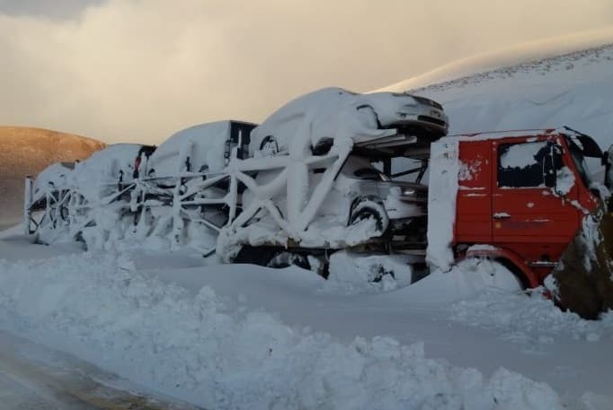 Consulado paraguayo asistirá a camiones varados en Chile