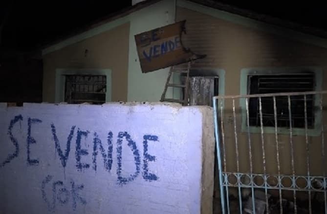 Hinchas de Olimpia queman vivienda de presunto microtraficante