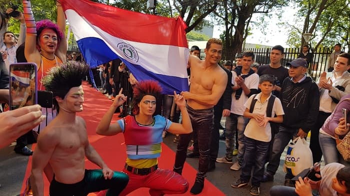 Acróbatas dieron un adelanto de lo que será Sép7imo Día