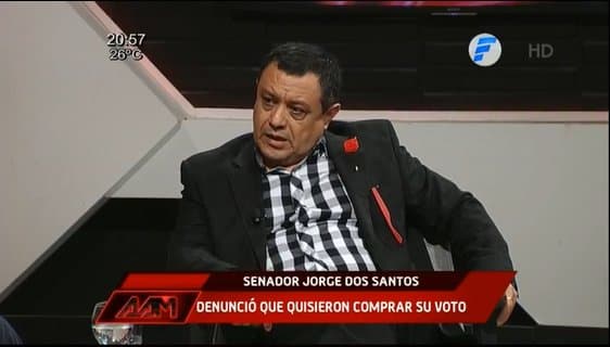 Senador cuenta cómo le ofrecieron dinero y trata de “empleadito” a Alliana