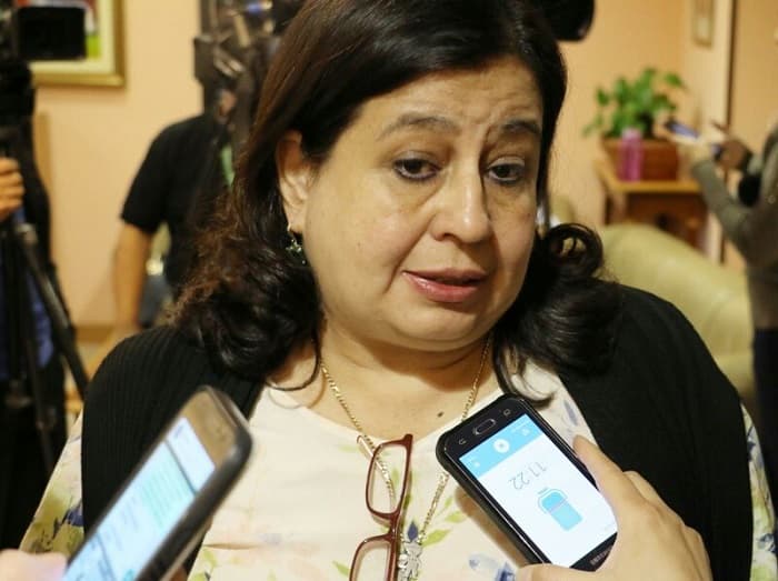 Senadora asegura que "no" al aborto es "una gran hipocresía social"