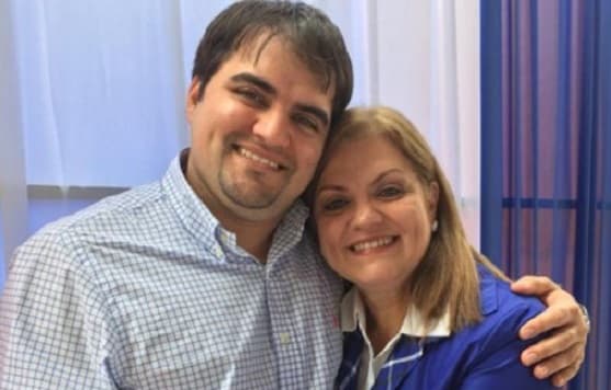 Roban banca de hijo de senadora por no apoyar renuncia, según Desirée