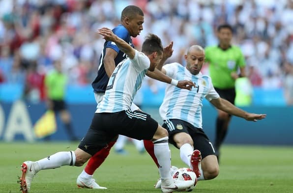 Francia expulsa a Argentina de Rusia