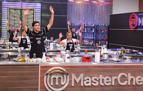 Asado y vegetales causaron inesperada eliminación en MasterChef