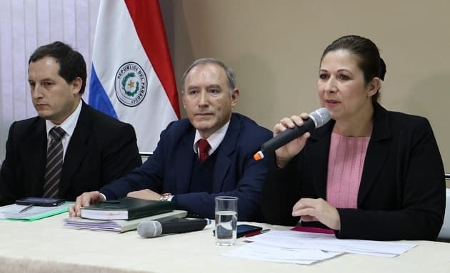 Cartes hace recular al MEC en compra anticipada