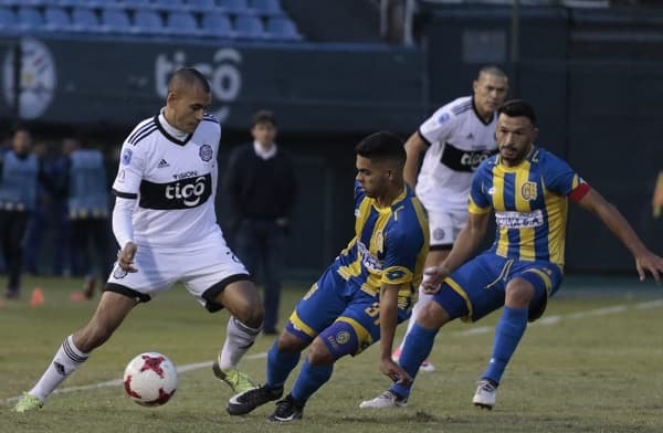 Capiatá salvó un empate ante el campeón