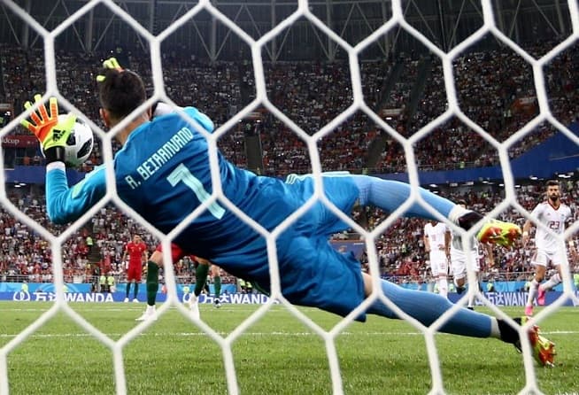 Portugal sufrió pero clasificó y medirá a Uruguay