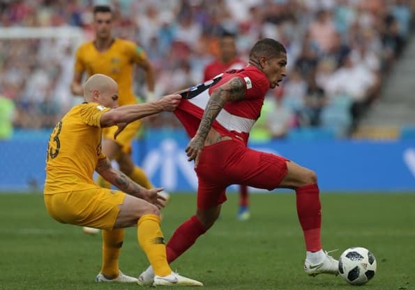 Perú se despide y amarga a Australia