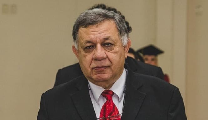 Fiscalía imputa a exrector por acoso