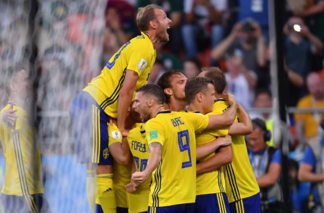 México cae goleada pero clasifica con Suecia