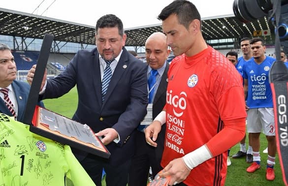 Villar se despidió de la Albirroja luego de 19 años de servicio