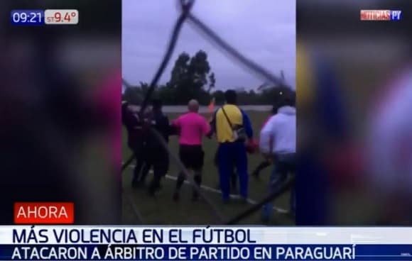 Agreden a árbitro por cobrar un penal en el último minuto