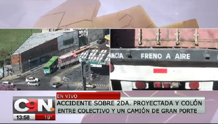 Camión perdió los frenos e impactó contra un colectivo