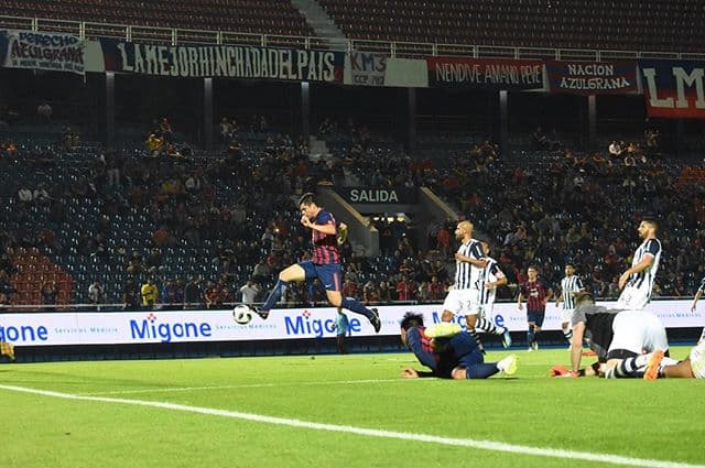 Cerro vence en su Noche Azulgrana