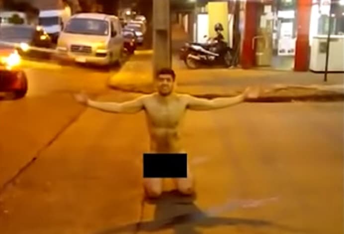 Desnudo, detuvo en tránsito en Encarnación