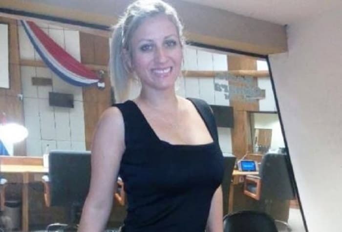 Continúa polémica por ascenso de exconejita