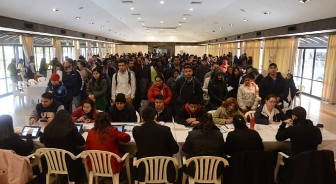 Cientos de personas llegan a la Expo en busca de trabajo