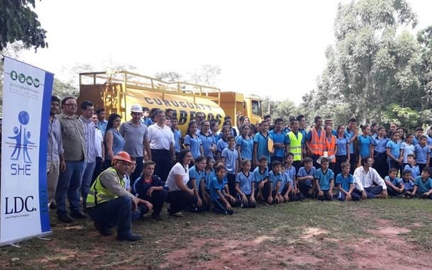 Compañía brinda capacitación sobre gestión de riesgos a estudiantes