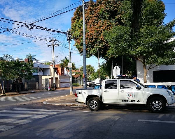 Asaltan y balean a empresario que acababa de retirar dinero de un banco
