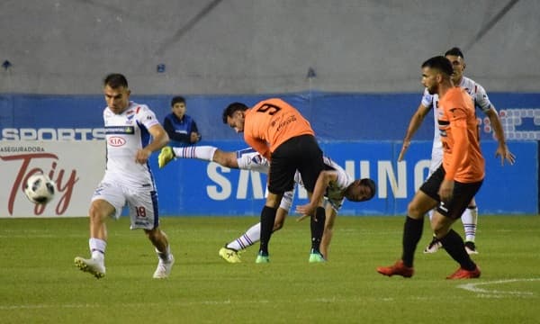 General amarga a Nacional en el descuento