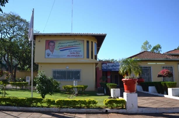 Intendente dispone dinero público en construcción de Centro Familiar de Adoración