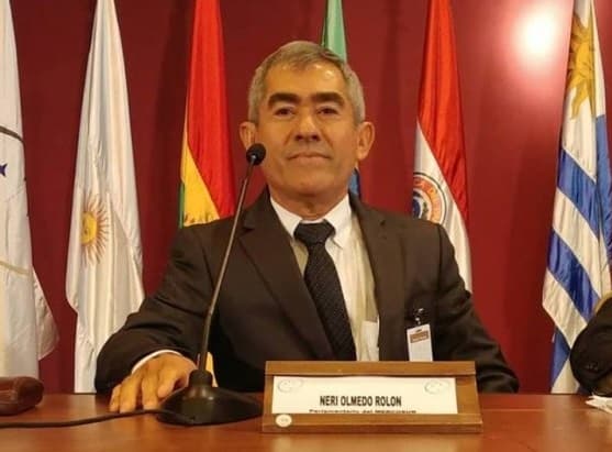 Parlasuriano admite desconocimiento de sus funciones