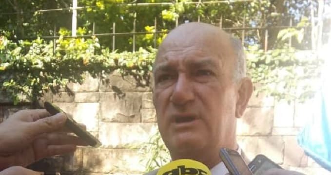 Hombre asegura que cuenta con documentos que complican a Bajac