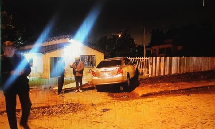 Conductor atropella a joven en intento de asalto