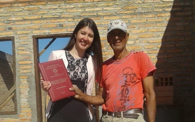 Joven que dedicó título a su padre es contratada por el Ministerio Público