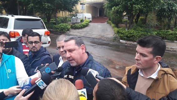 Cartistas llevan apoyo a policía condenado por intento de abuso, recuerda senadora