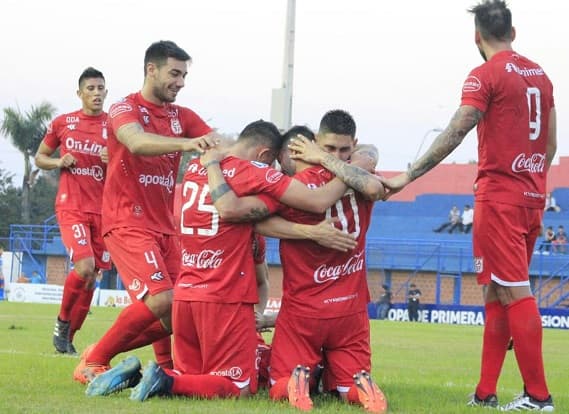 3 de Febrero sorprendió con goleada a Independiente