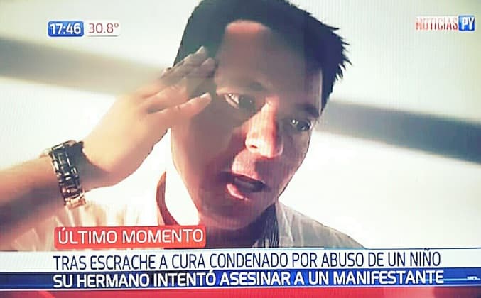 Hermano de cura abusador casi mata a manifestante, según denuncia