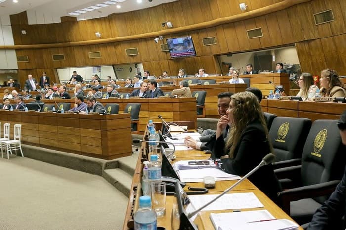 Diputados dan primer paso para derogar ley de "autoblindaje"