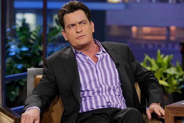 Charlie Sheen ya ni puede mantener a sus hijos por falta de dinero
