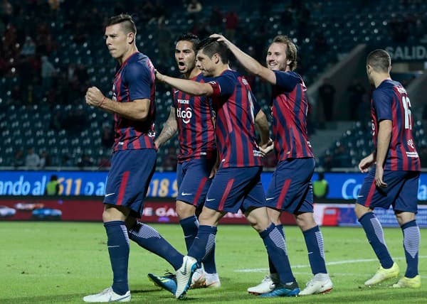 Cerro gana y toma la punta luego de un partido que tuvo de todo