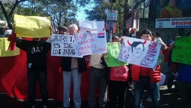 Colorados exigen renuncia de González Daher