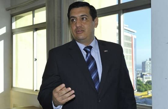 Legislador confunde las guerras de Paraguay