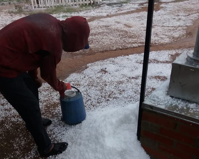 Tormenta con granizada causa daños en Loma Plata